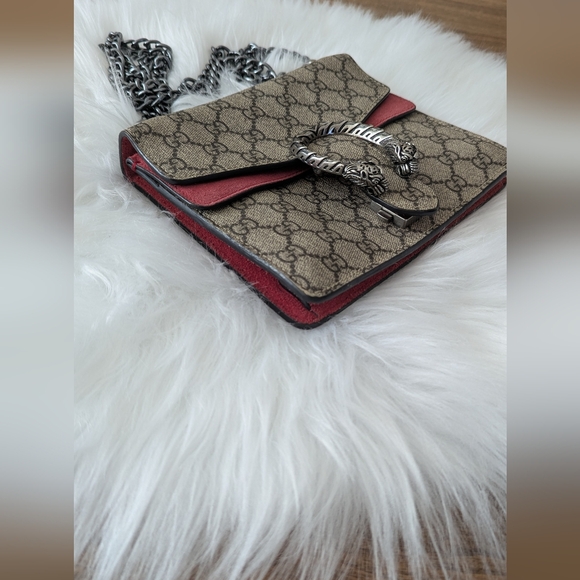 Gucci Dionysus GG Supreme Small Shoulder Bag - Picture 11 of 13